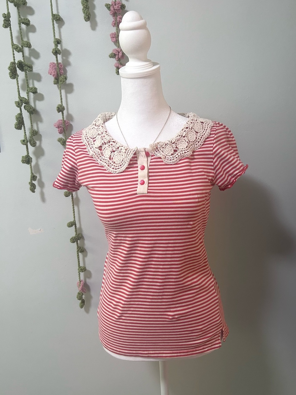 Striped Red & Cream Lace Collar Short Sleeve Blouse